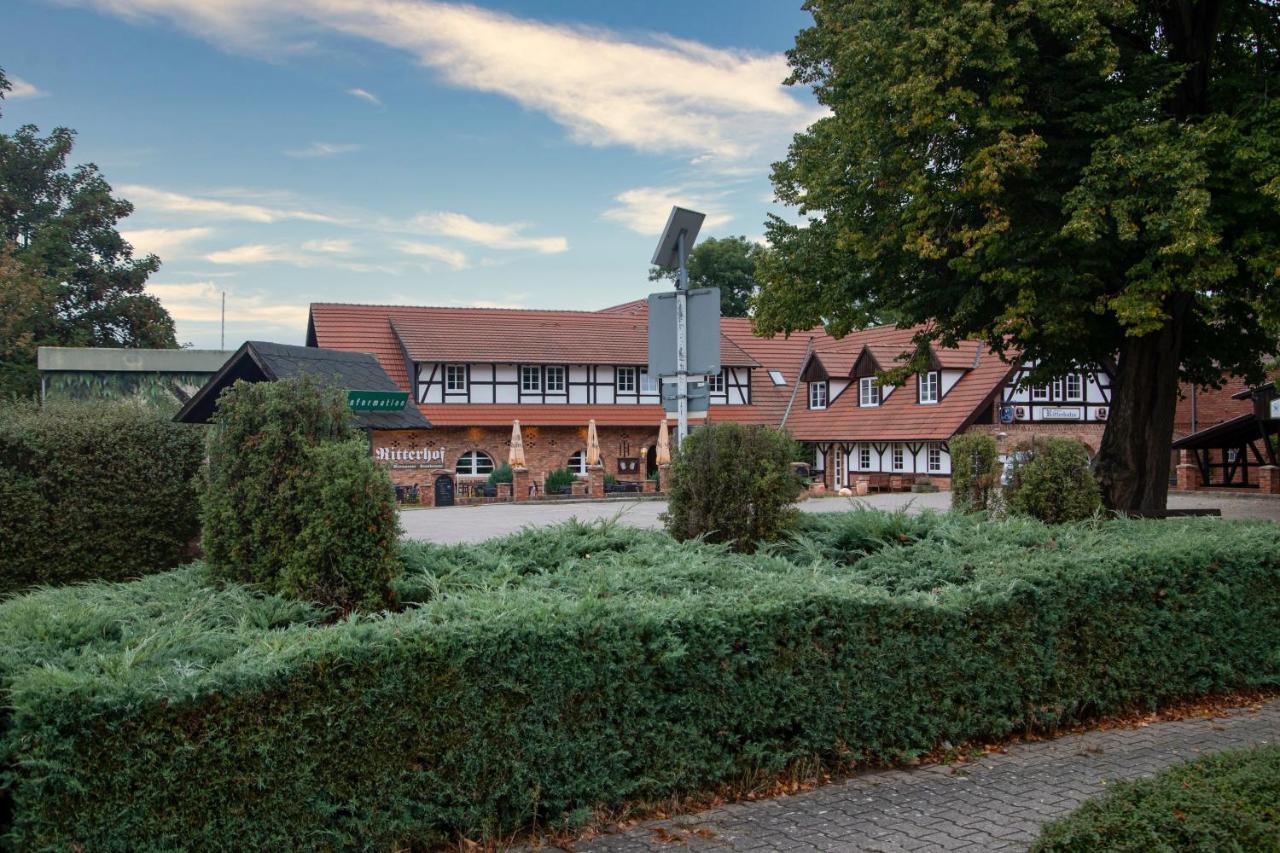 Hotel Ritterhof Kampehl à Neustadt  Extérieur photo